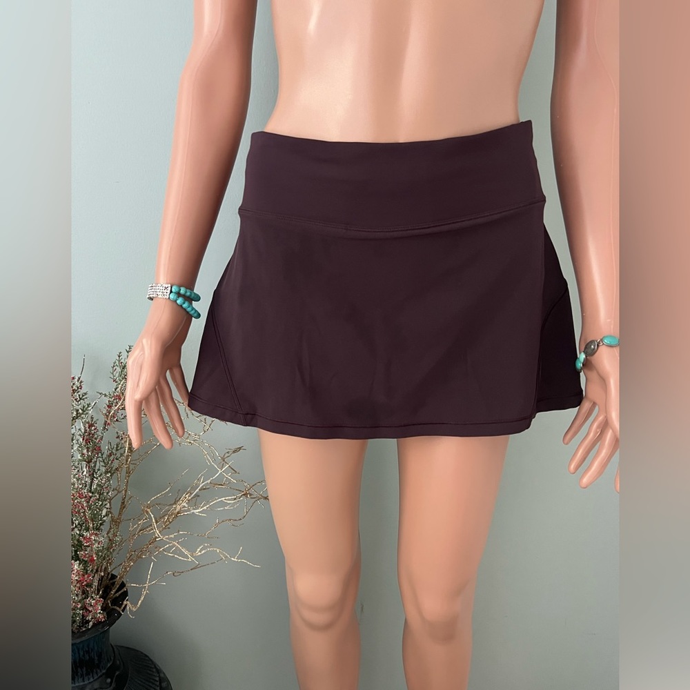 Lululemon Circuit Breaker Skirt Sz 4 brown